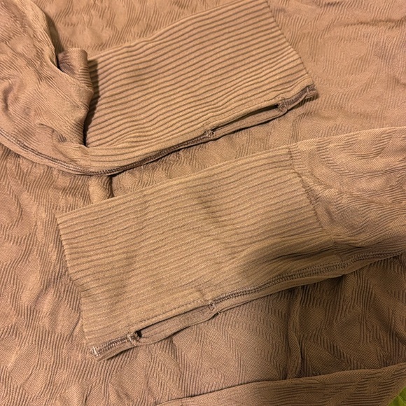 Lululemon Rest Less Pullover - Picture 4 of 4